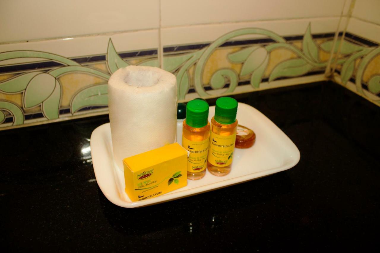 Fabhotel Kangappadan Residency Ramavarmapuram Thrissur Buitenkant foto